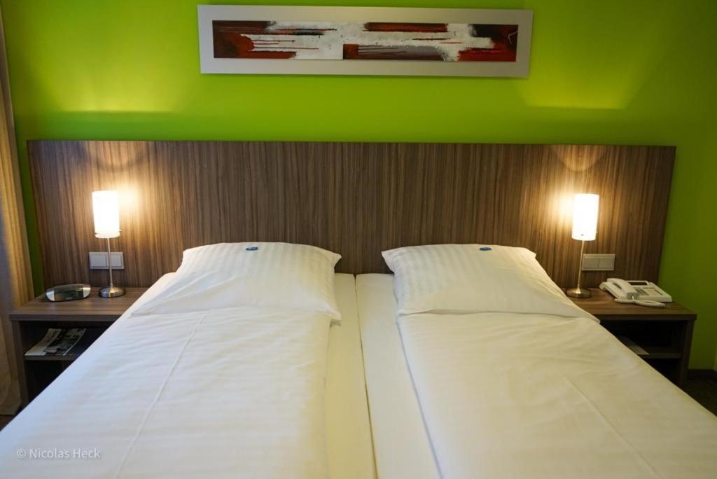 Hotel Ambiente Walldorf Валдорф Екстериор снимка