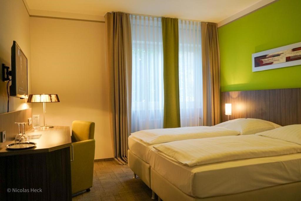 Hotel Ambiente Walldorf Валдорф Екстериор снимка