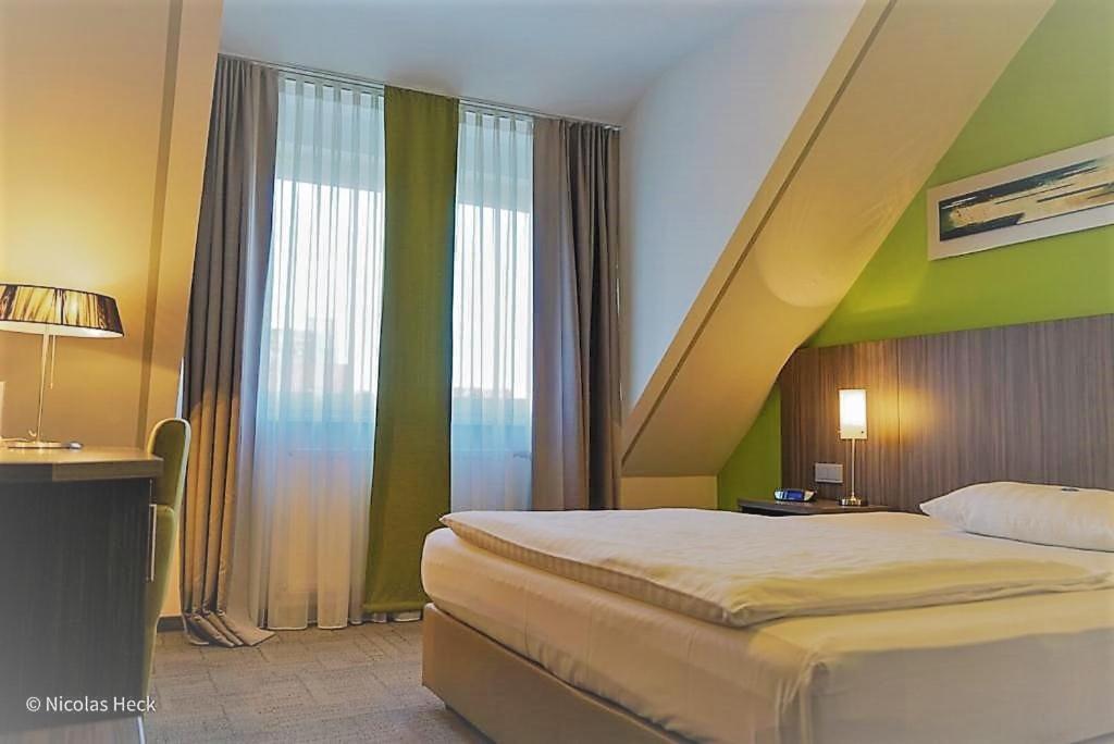 Hotel Ambiente Walldorf Валдорф Екстериор снимка