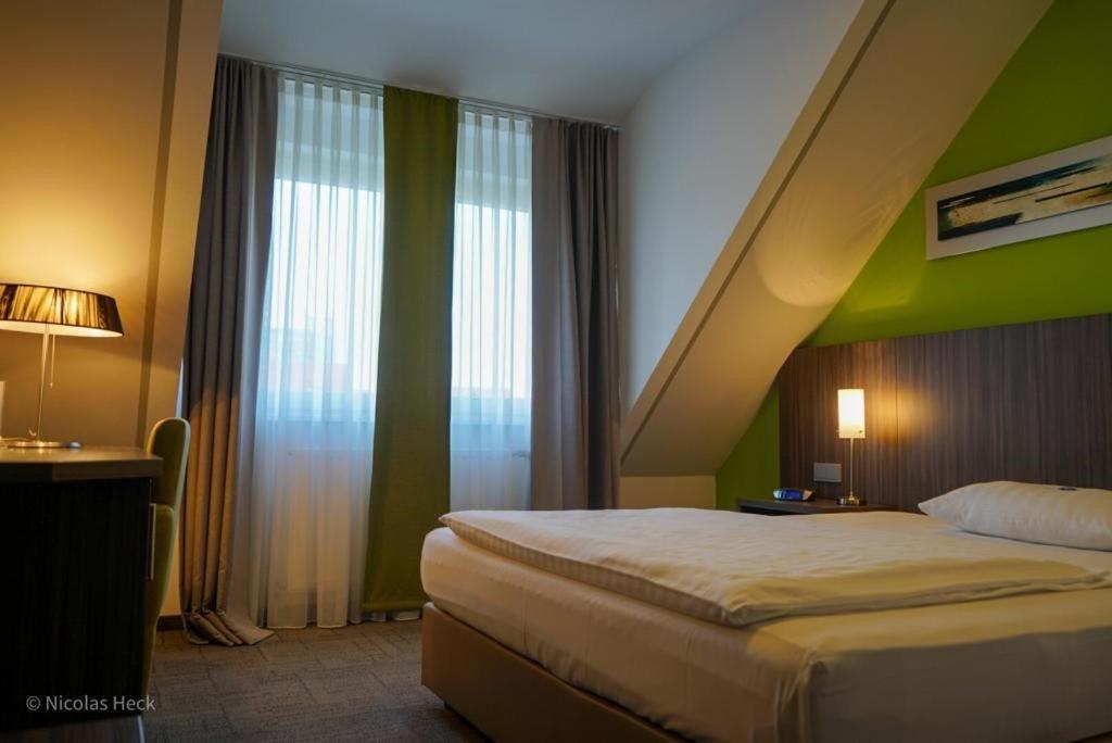 Hotel Ambiente Walldorf Валдорф Екстериор снимка