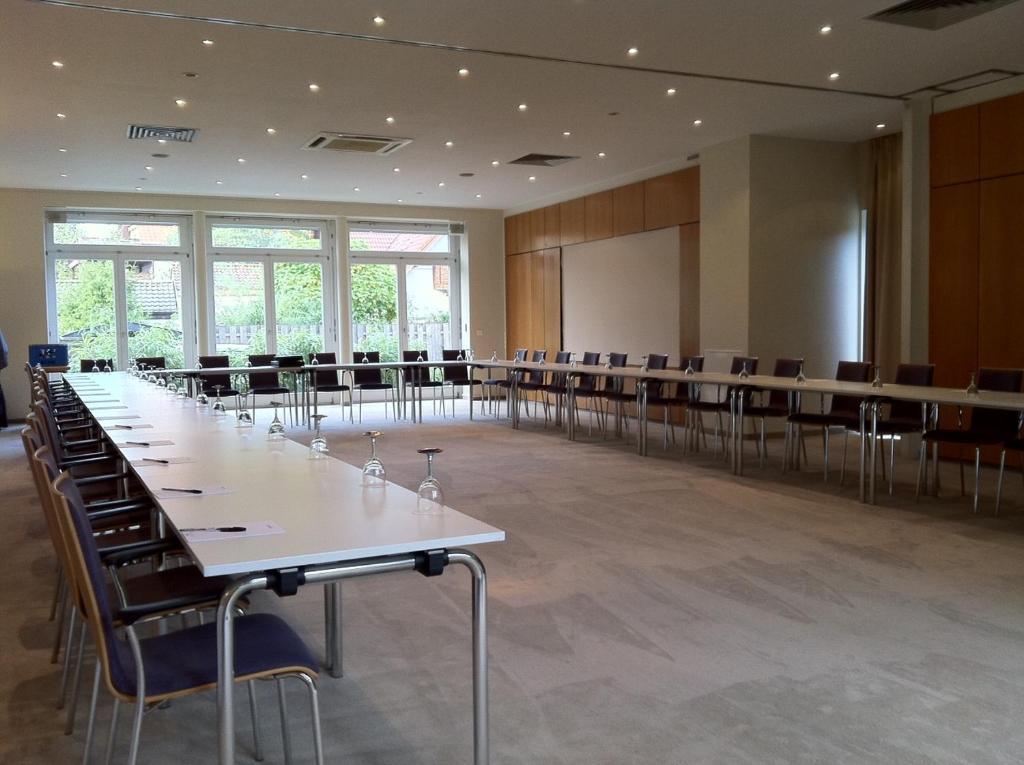 Hotel Ambiente Walldorf Валдорф Екстериор снимка